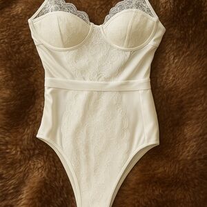 AFRM - Elegant Cream Lace Bodysuit
